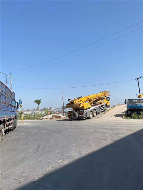 牡丹区25吨吊车的租赁价格大概是多少？