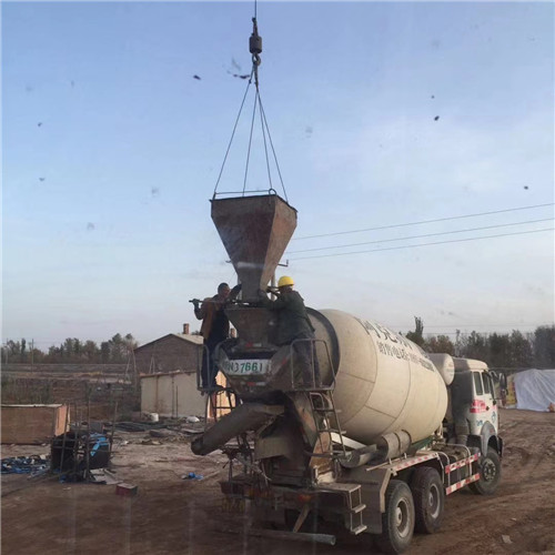 牡丹区“精准瞄准”—— 吊车的 “定位导航” 技术